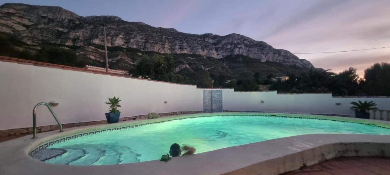 Villa Agradable casa con piscina privada y jardín Dénia Exterior foto